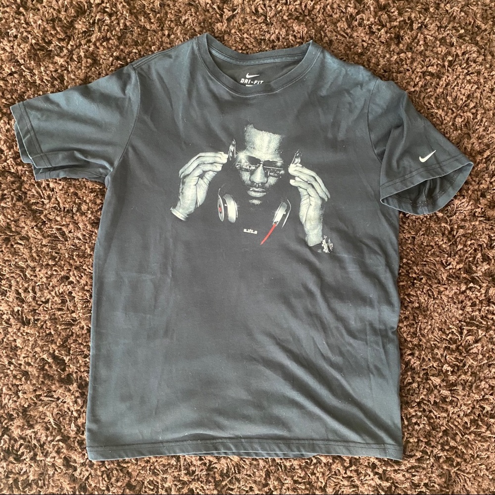 Nike LeBron James tee 💥